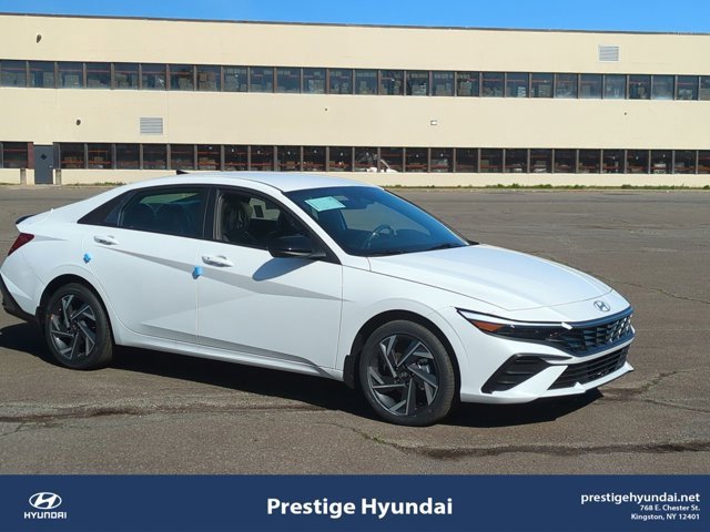 New 2025 Hyundai Elantra SEL