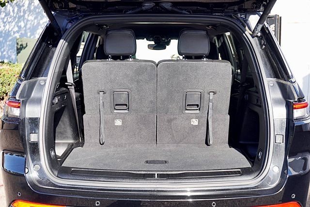 Certified 2023 Jeep Grand Cherokee L Laredo image 12