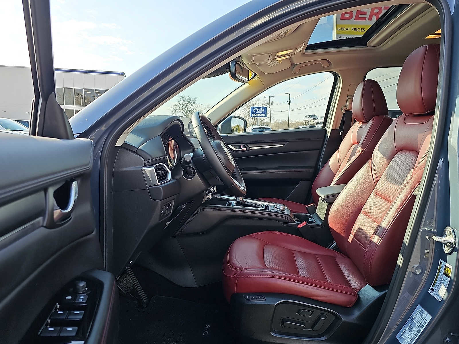 Used 2025 MAZDA CX-5 Carbon Edition image 13