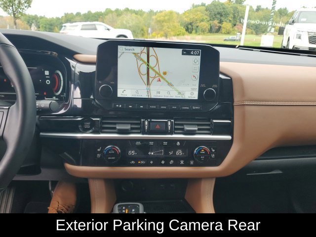 Certified 2025 Nissan Pathfinder Platinum w/ Black Appearance Package AWD/4WD image 37