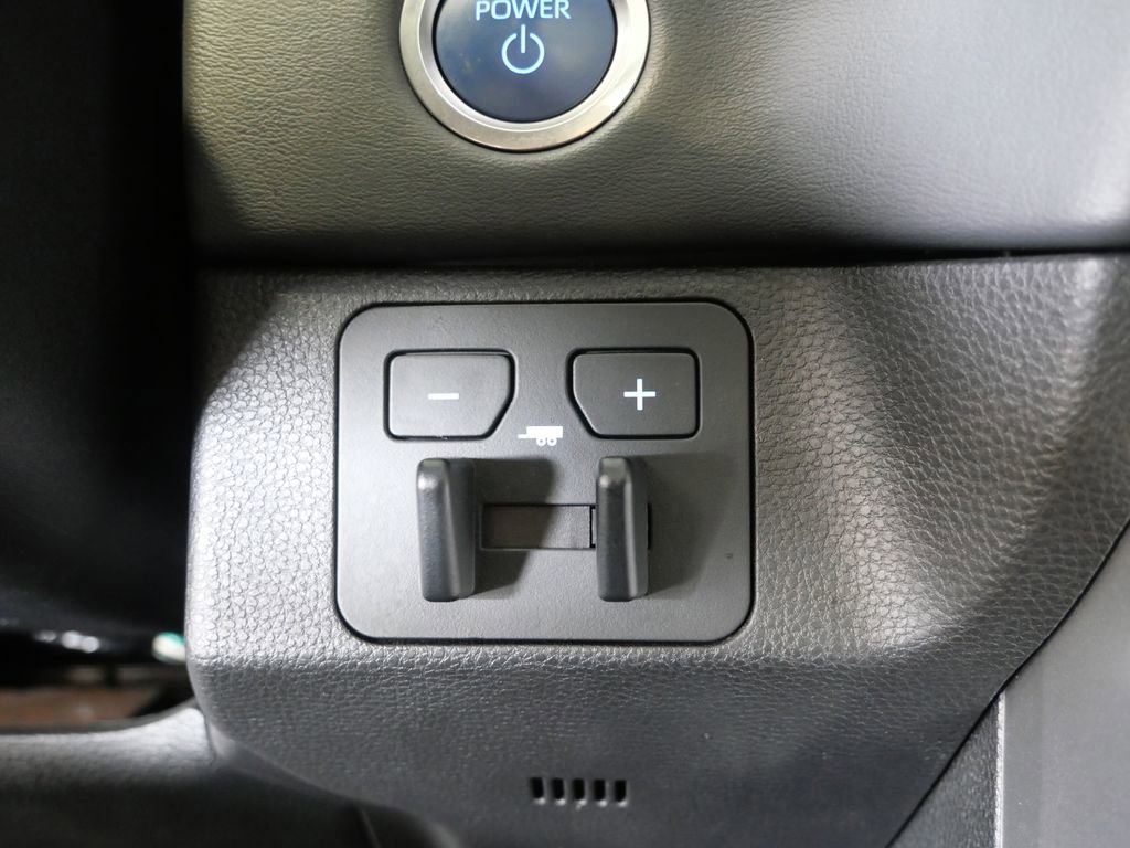 Used 2024 Toyota Tundra Platinum AWD/4WD image 34