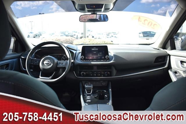 Used 2024 Nissan Rogue S image 3