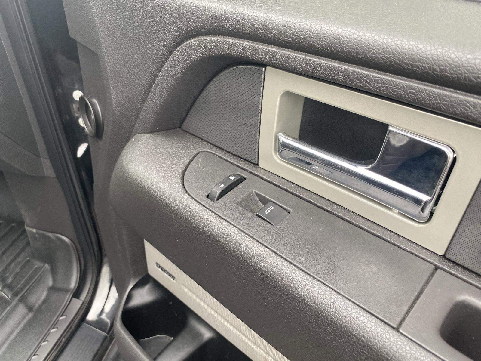 Used 2011 Ford F150 Raptor w/ Raptor Luxury Pkg image 37