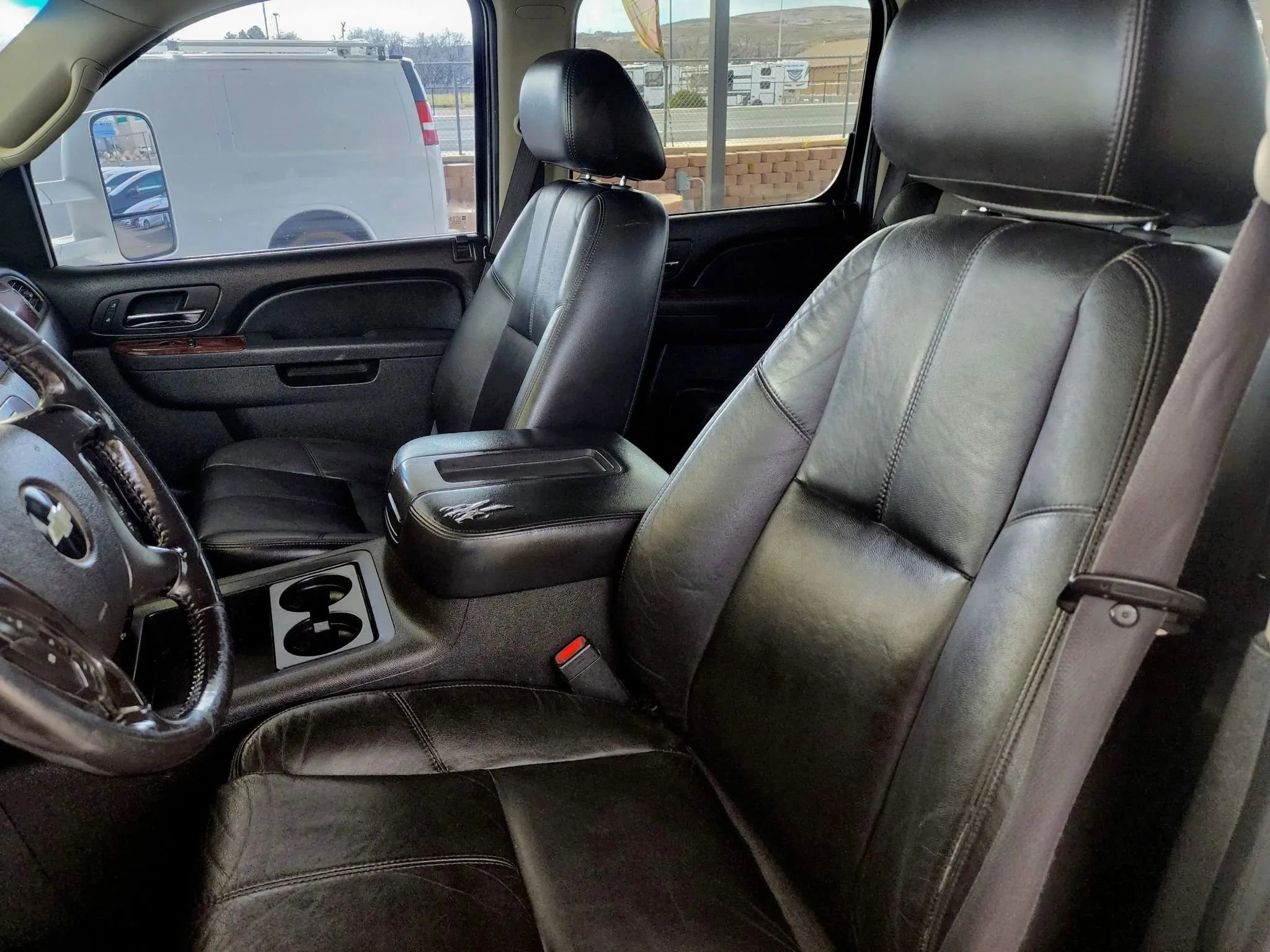 Used 2010 Chevrolet Silverado 2500 LTZ AWD/4WD image 15