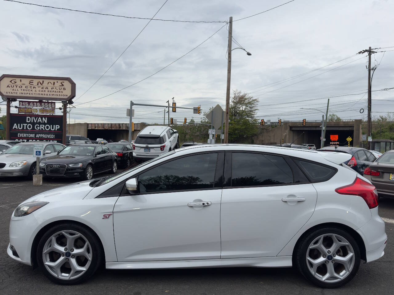 Used 2014 Ford Focus ST w/ Equipment Group 202A FWD image 3