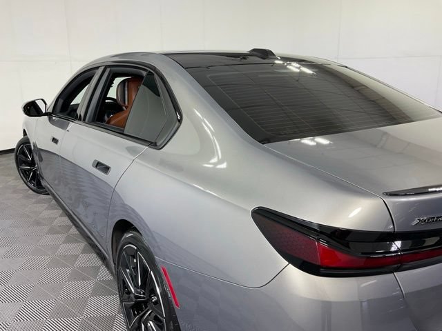 Certified 2023 BMW 760i xDrive AWD/4WD image 37