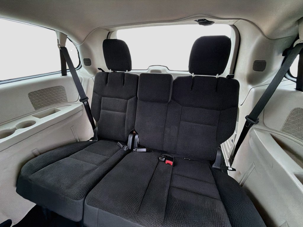 Used 2019 Dodge Grand Caravan SE w/ UConnect Hands-Free Group FWD image 10