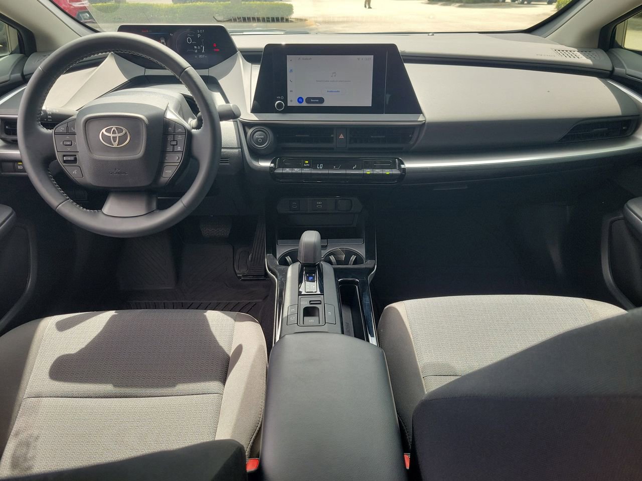 Used 2024 Toyota Prius LE FWD image 12