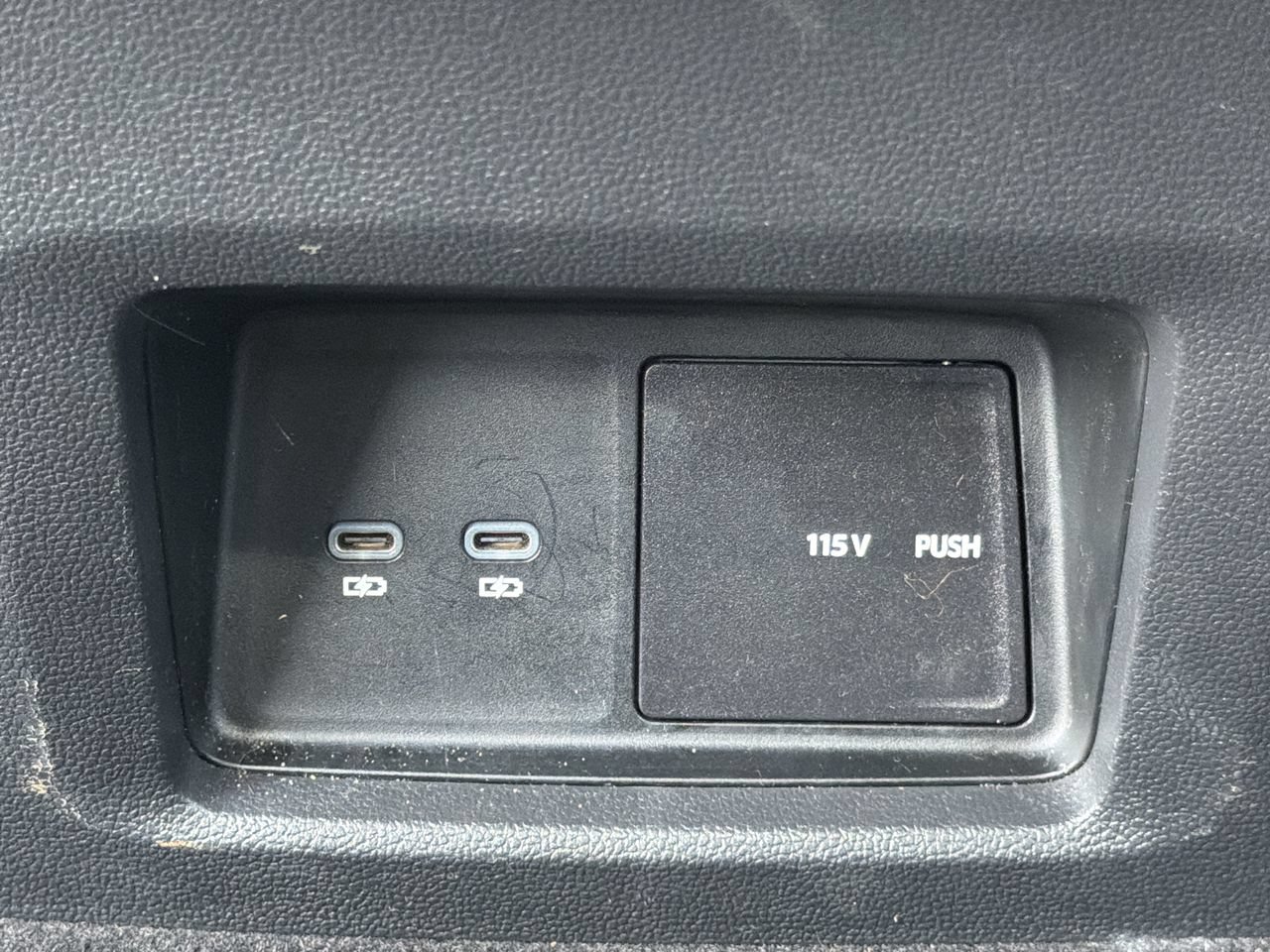 Used 2024 Volkswagen Atlas Cross Sport SE FWD image 21