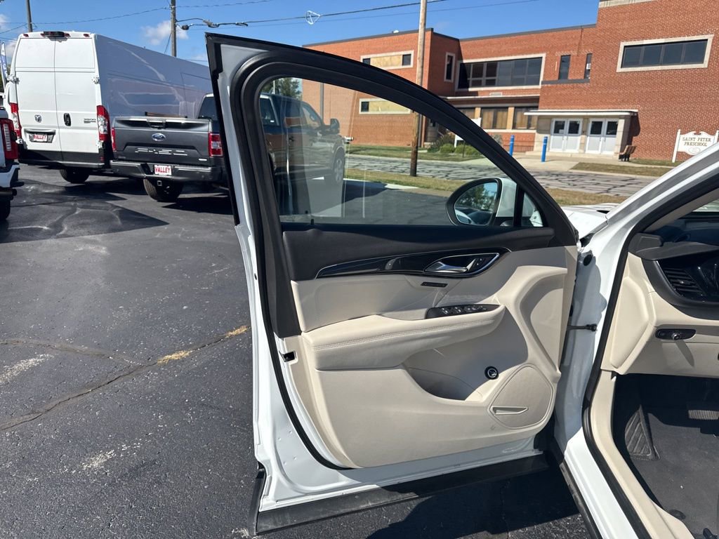 Used 2022 Buick Envision Essence w/ Safety Package image 16