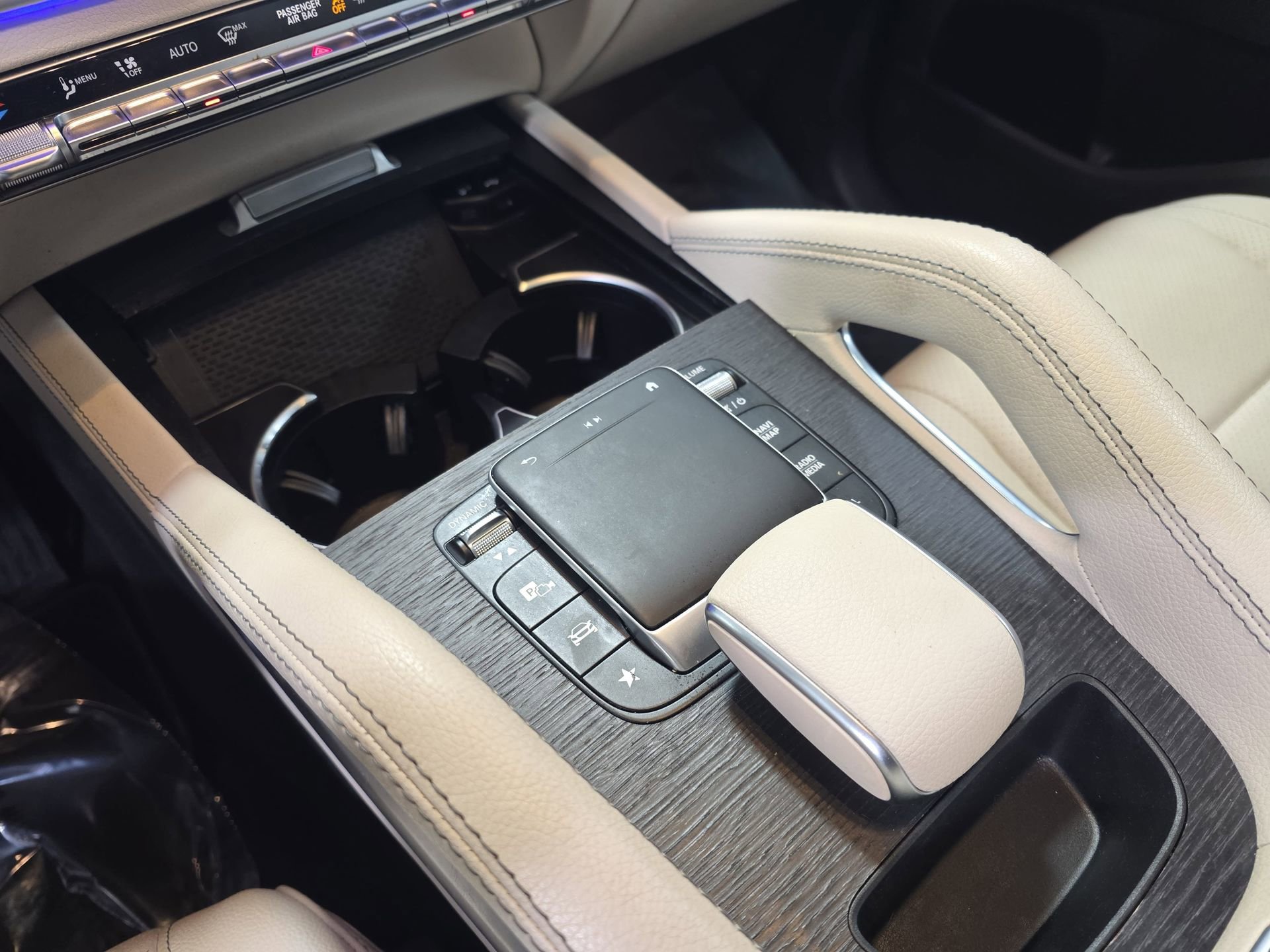 Used 2021 Mercedes-Benz GLE 350 4MATIC image 25