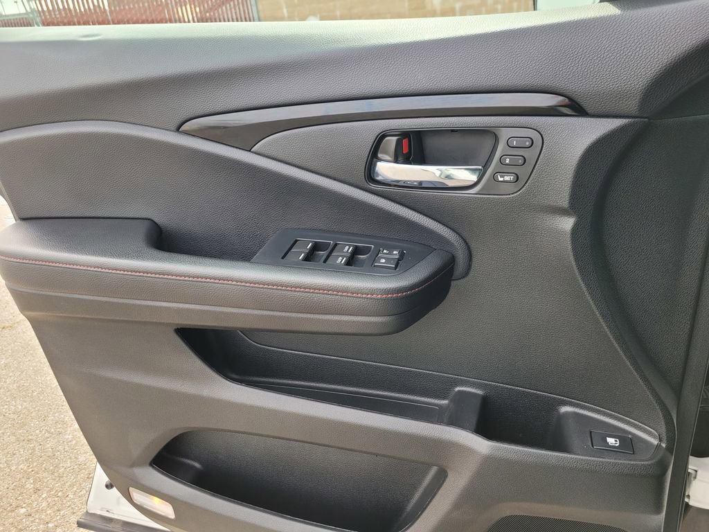 Used 2023 Honda Ridgeline Black Edition image 42