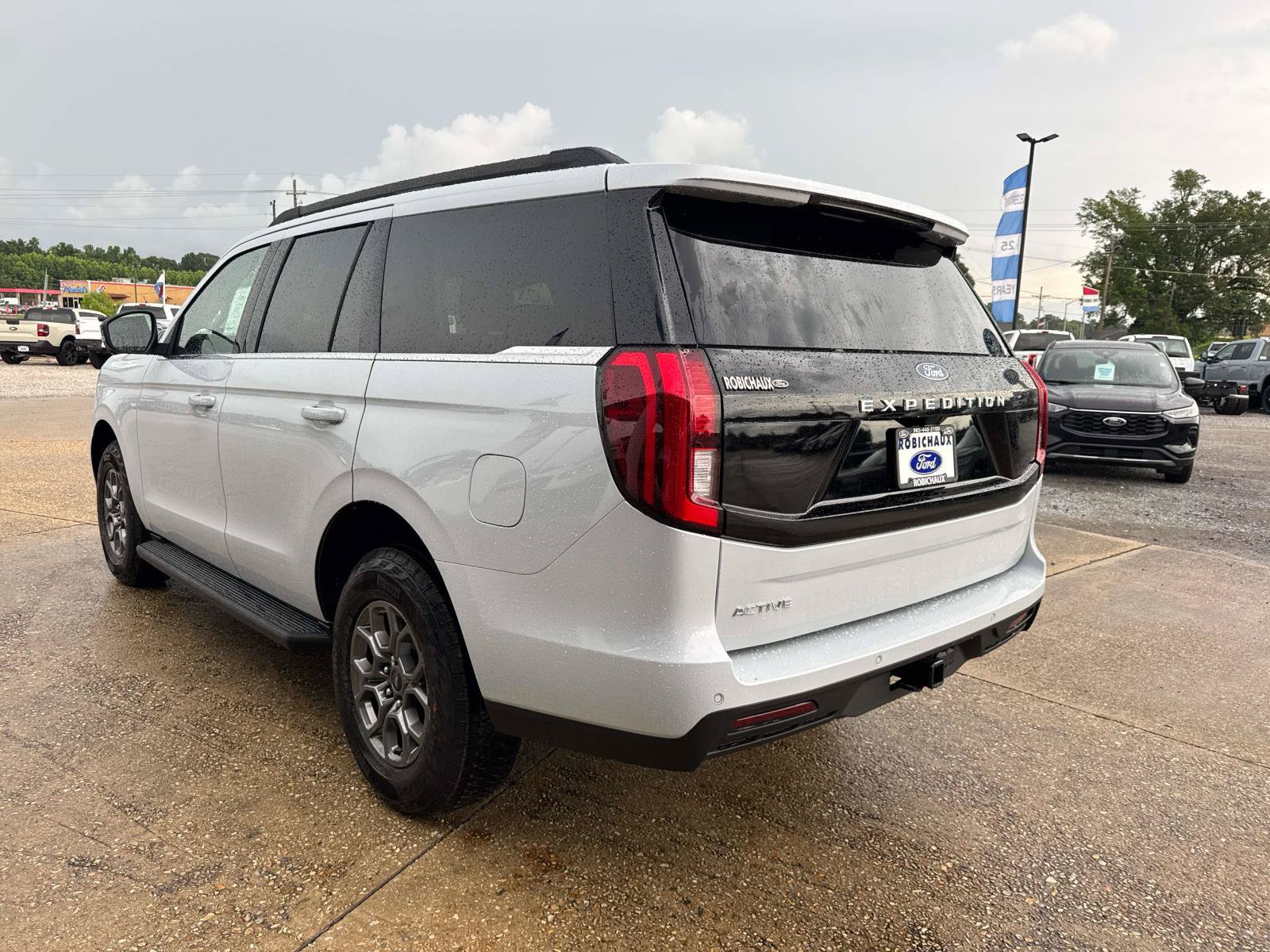New 2026 Ford Expedition Active RWD image 4