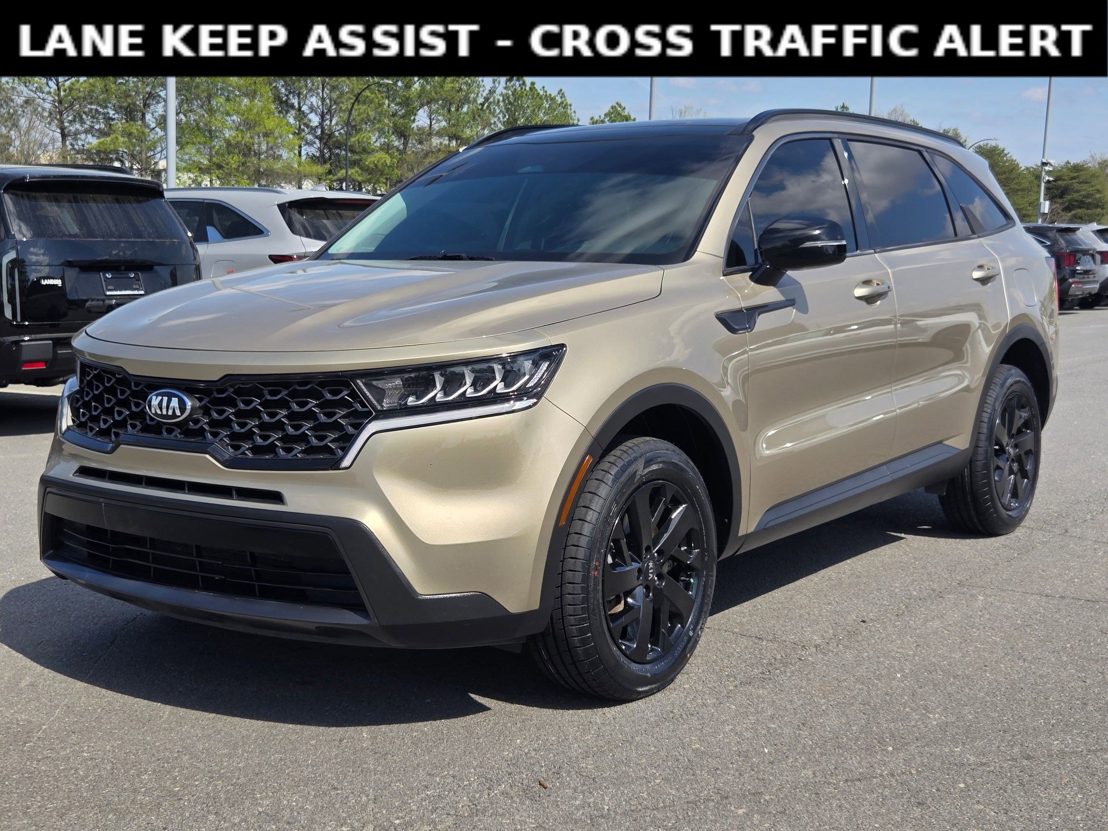 Used 2021 Kia Sorento S w/ Panoramic Sunroof Package image 3