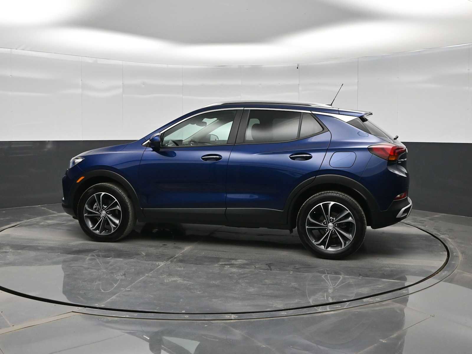 Used 2022 Buick Encore GX Select AWD/4WD image 5