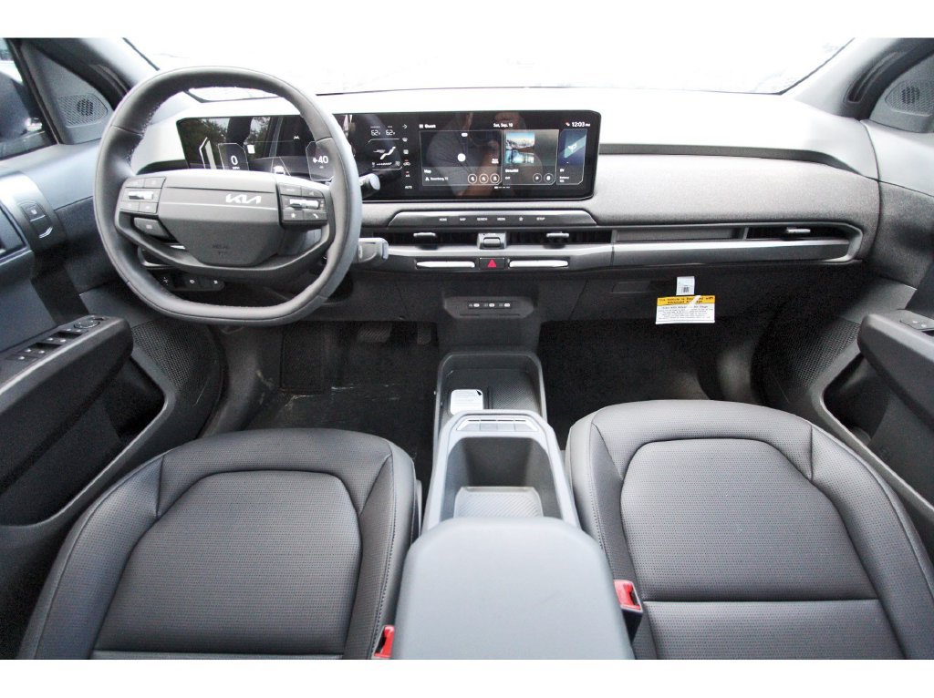 New 2027 Kia EV3 Wind FWD image 8