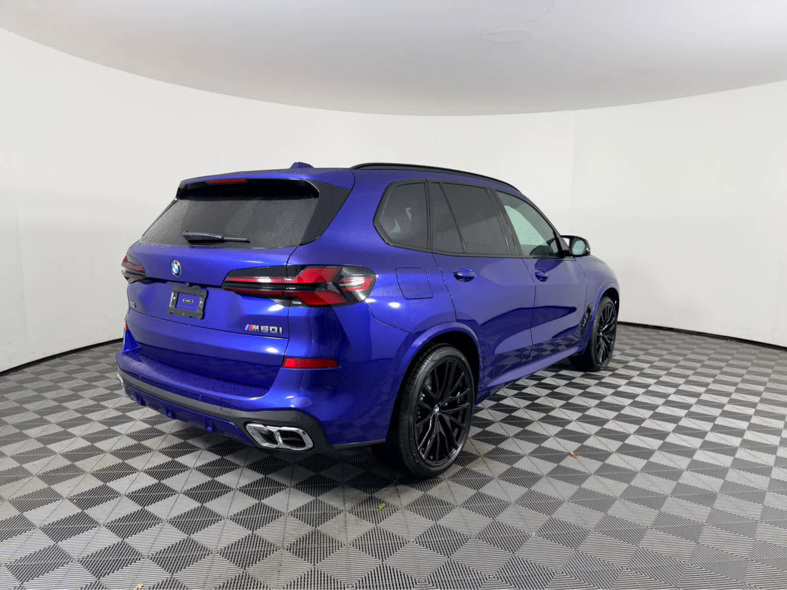 New 2026 BMW X5 M60i image 5