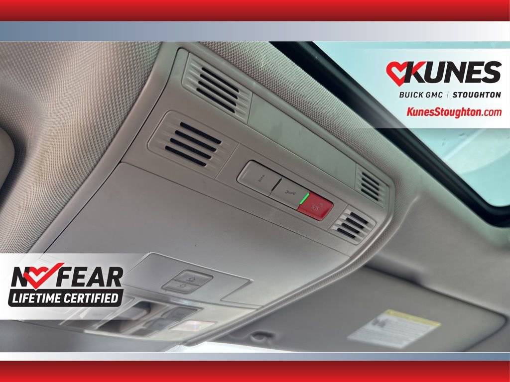 Used 2022 Volkswagen Tiguan SE w/ Panoramic Sunroof Package image 38