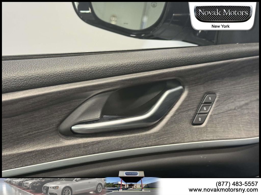 Used 2023 Jeep Grand Cherokee L Limited AWD/4WD image 16