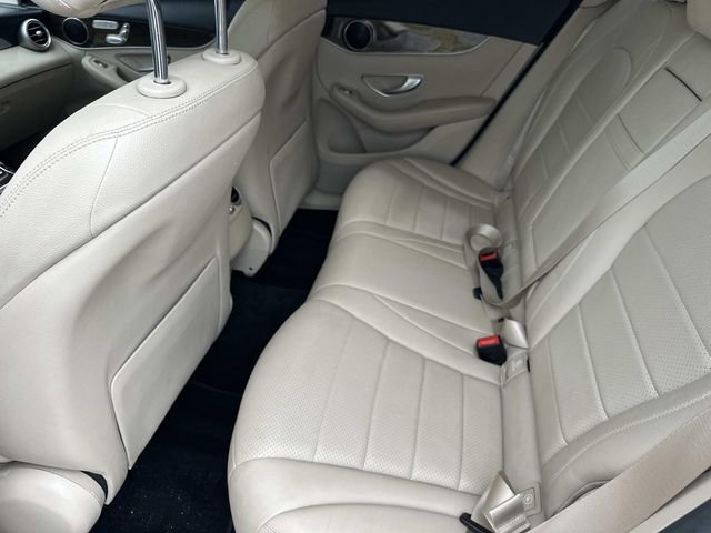 Used 2021 Mercedes-Benz GLC 300 image 23