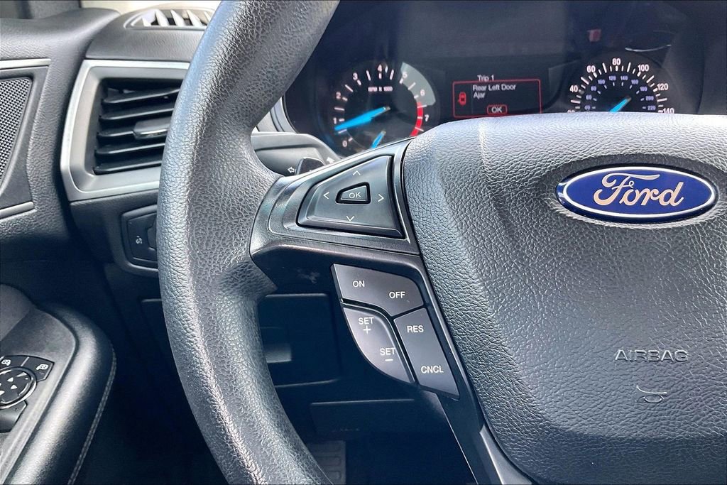 Used 2015 Ford Edge SE FWD image 10