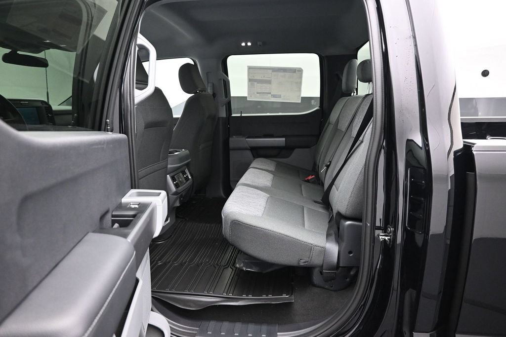 New 2026 Ford F250 XLT w/ FX4 Off-Road Package AWD/4WD image 18