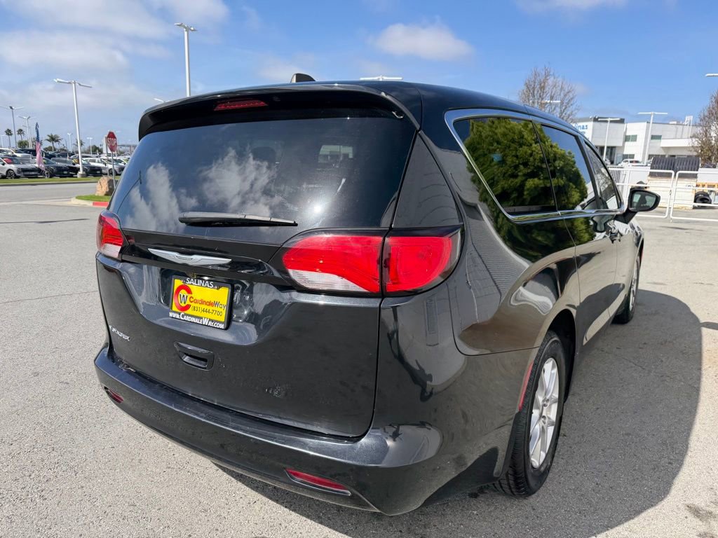 Used 2023 Chrysler Voyager LX image 6