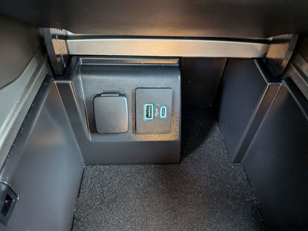 Used 2021 Ford Explorer Platinum w/ Equipment Group 601A image 34