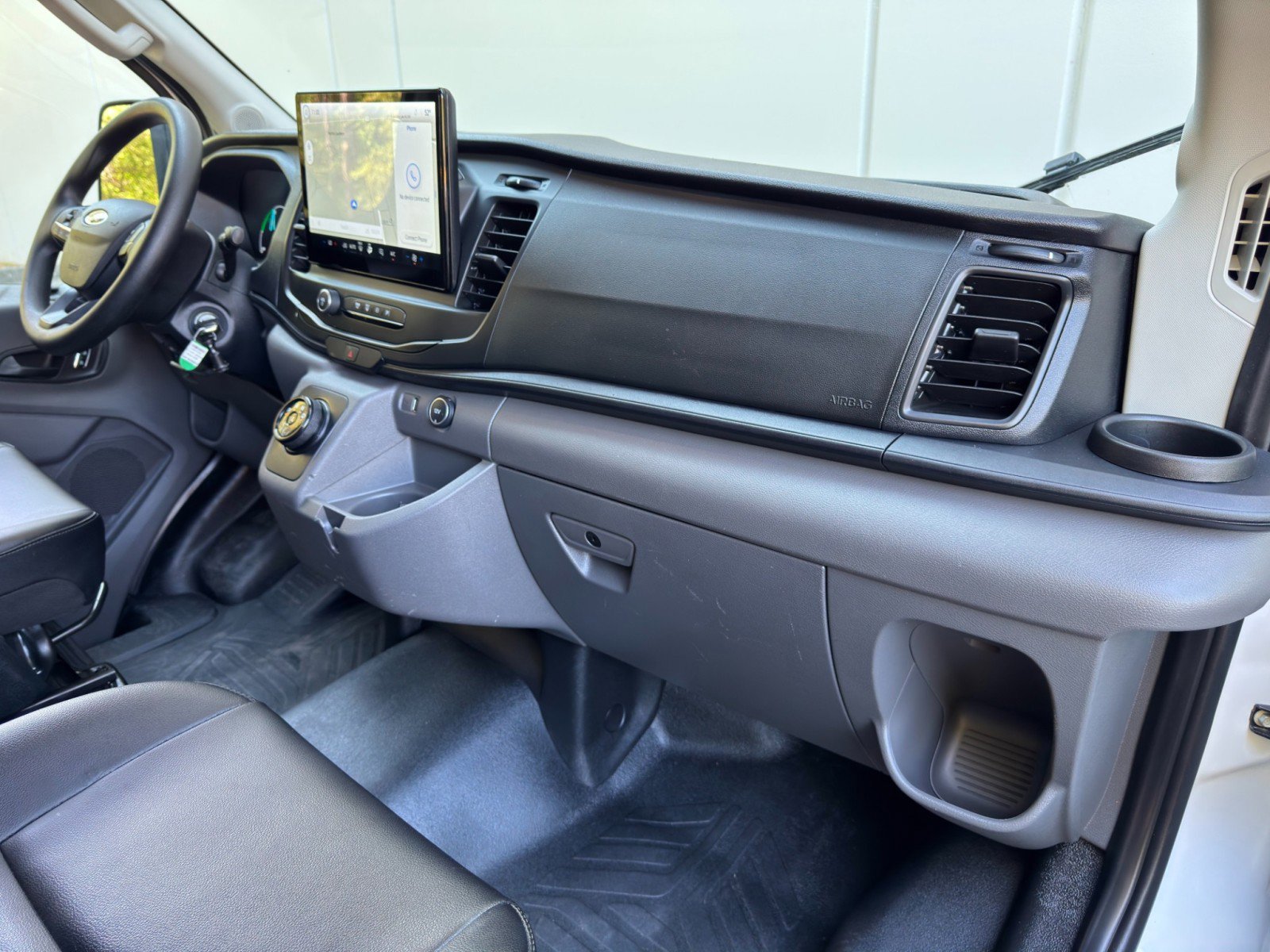 Used 2022 Ford E-Transit Medium Roof w/ Load Area Protection Package image 12