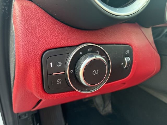 Used 2019 Alfa Romeo Giulia AWD image 47