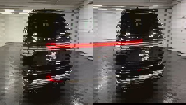 Used 2020 Lincoln Aviator Reserve w/ Equipment Group 201A image 7