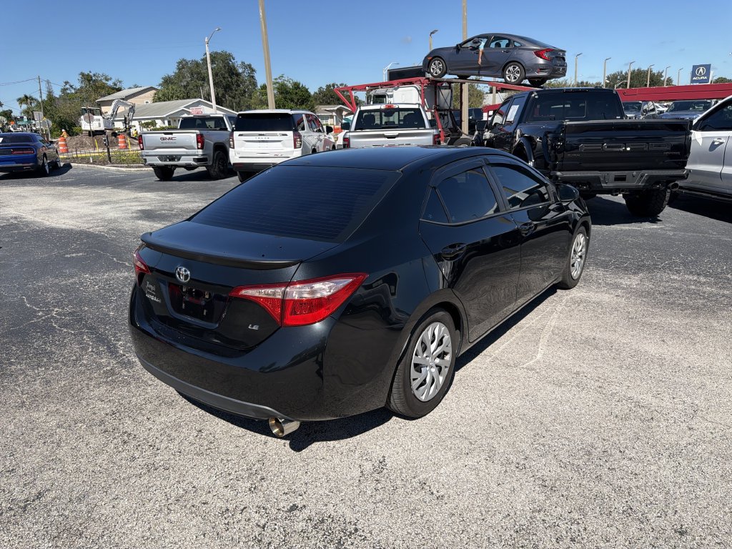 Used 2017 Toyota Corolla LE FWD image 4