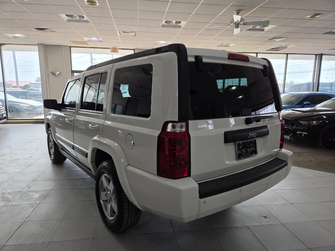 Used 2007 Jeep Commander Sport image 5