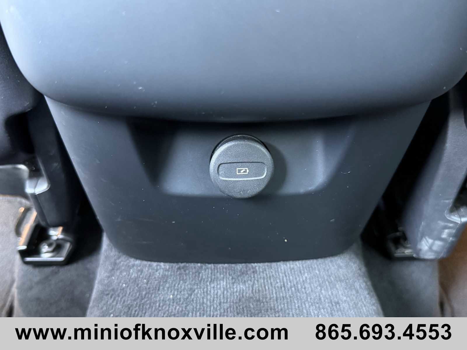 Used 2024 Volvo XC60 B5 Plus image 30