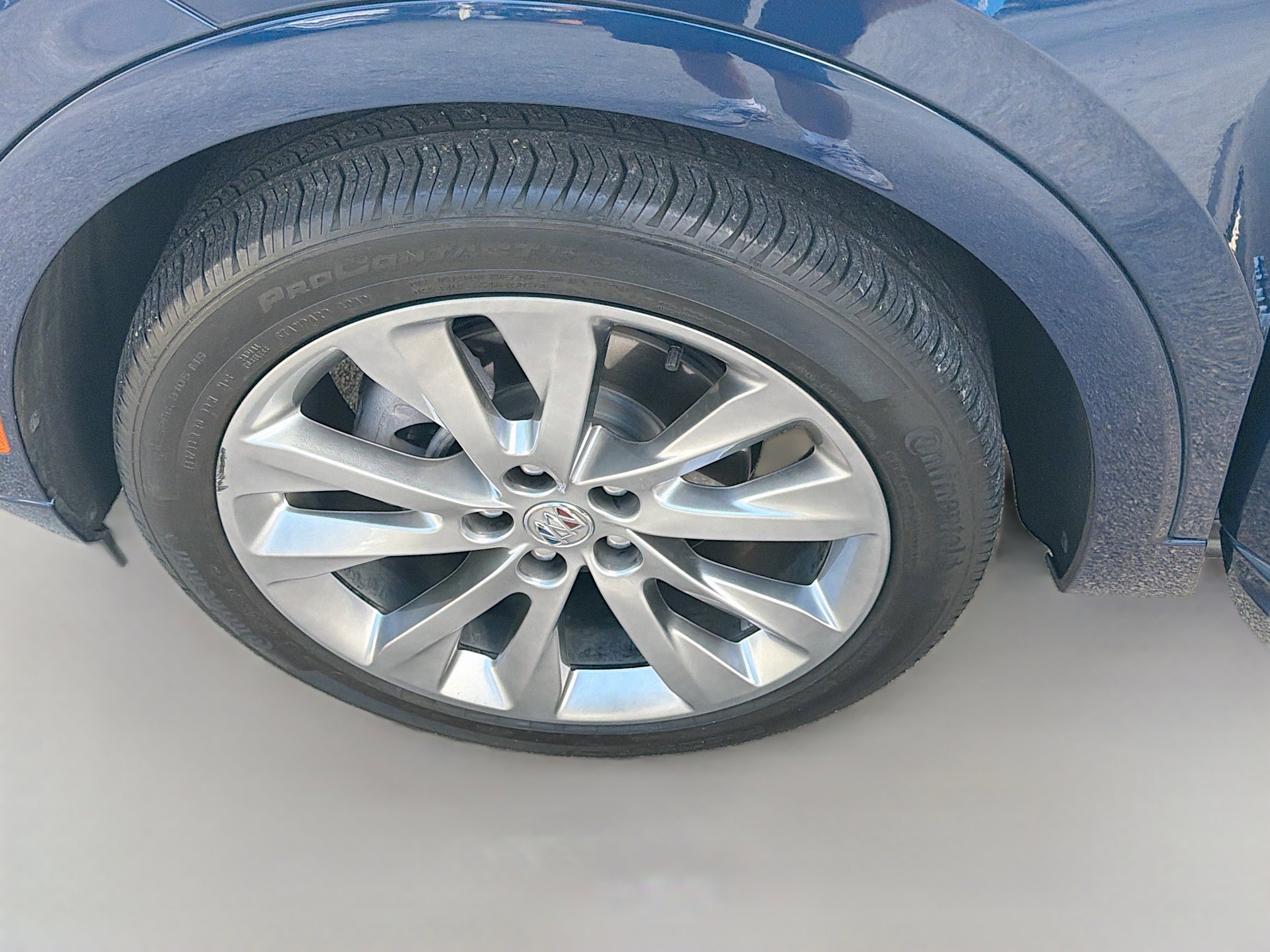 Used 2023 Buick Envision Avenir image 37