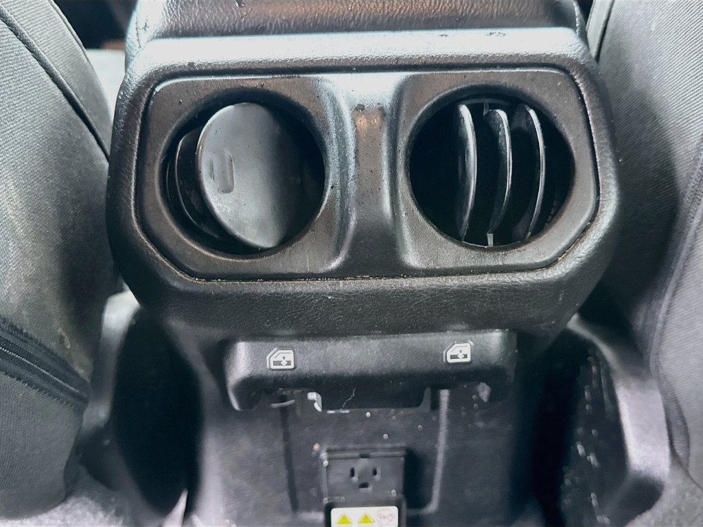 Used 2022 Jeep Wrangler Unlimited Sport AWD/4WD image 28