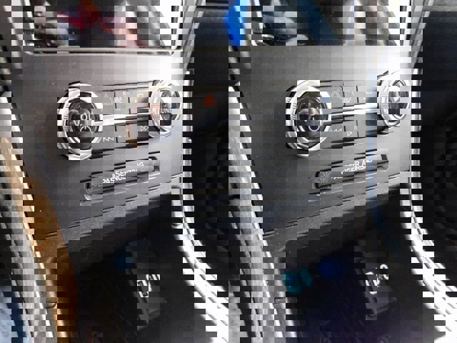 Used 2023 Ford Edge Titanium image 26