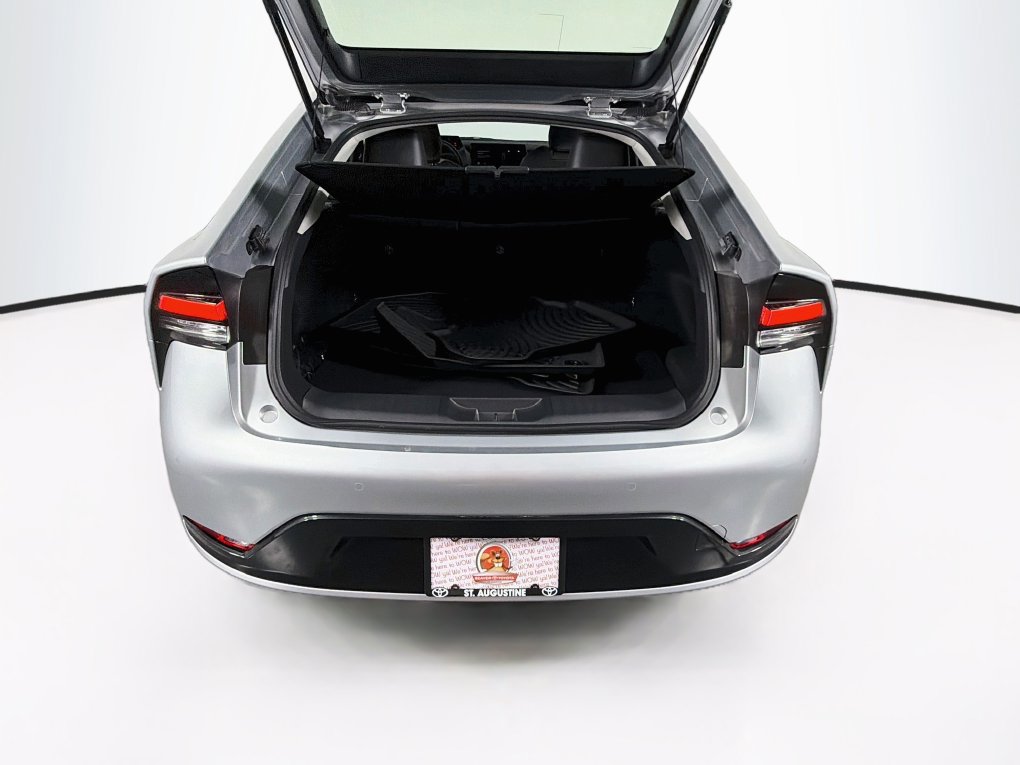 Used 2024 Toyota Prius XLE FWD image 26