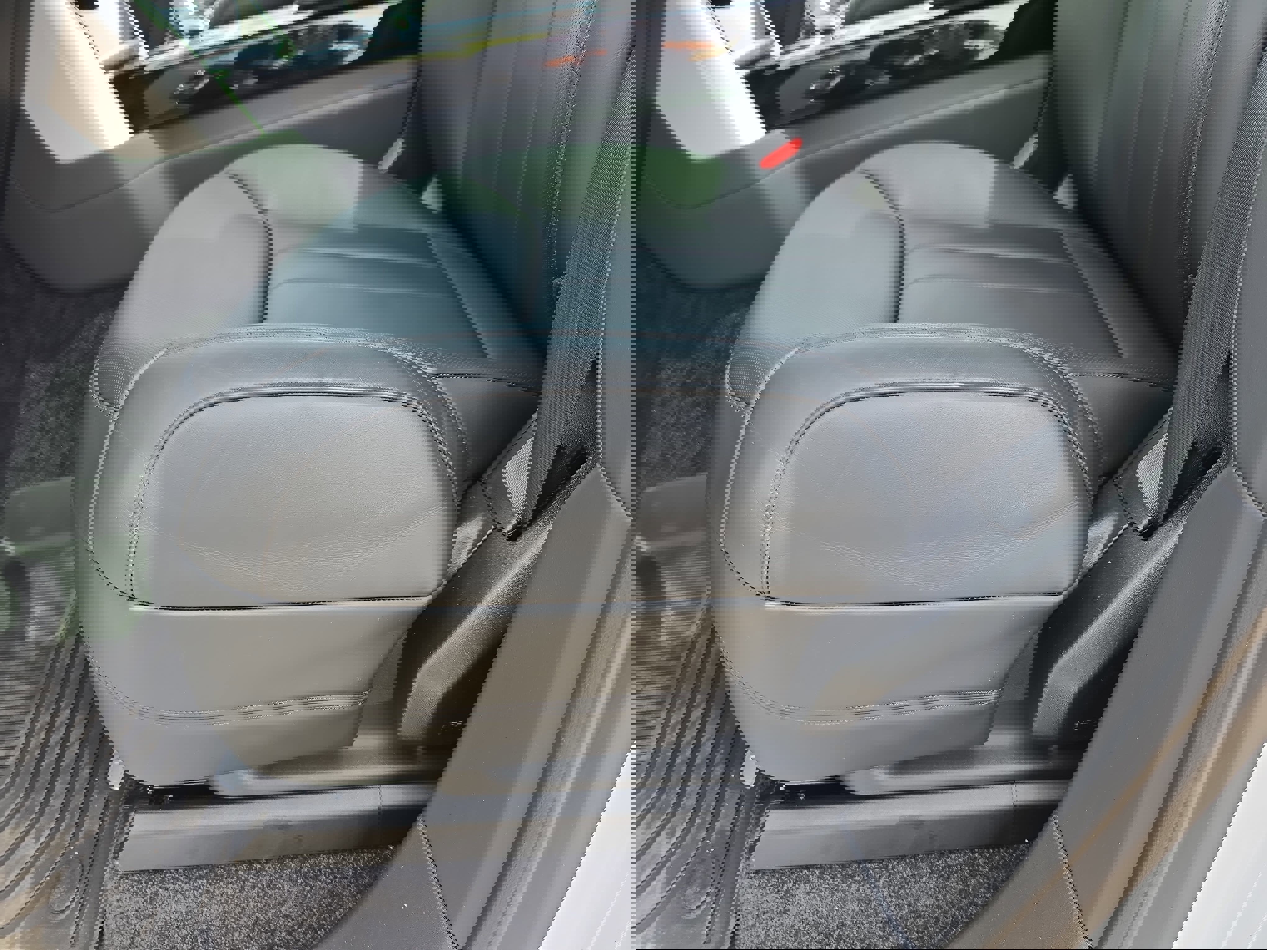 Certified 2026 Land Rover Range Rover Long Wheelbase SE image 28