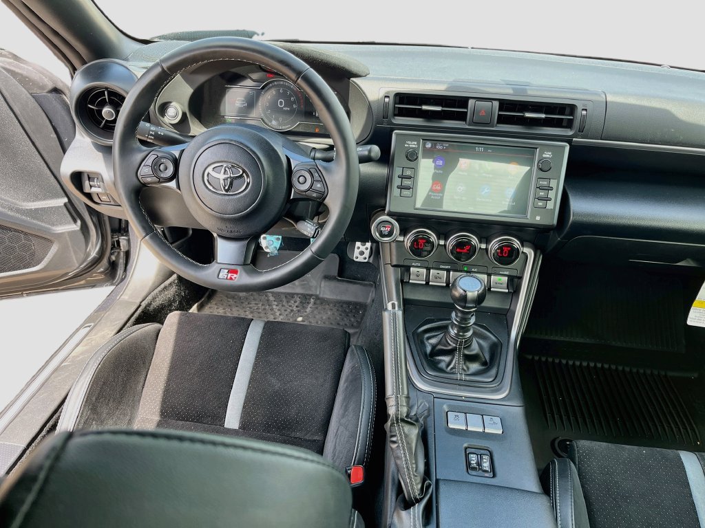 Used 2025 Toyota GR86 Premium w/ ALL Weather Mat Package (TMS) RWD image 21