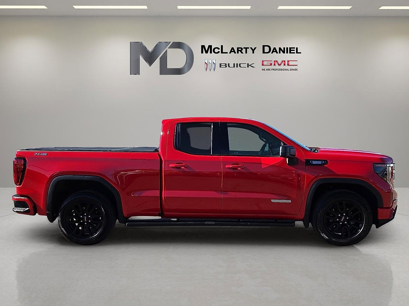 Used 2023 GMC Sierra 1500 Elevation w/ X31 Off-Road Package image 6