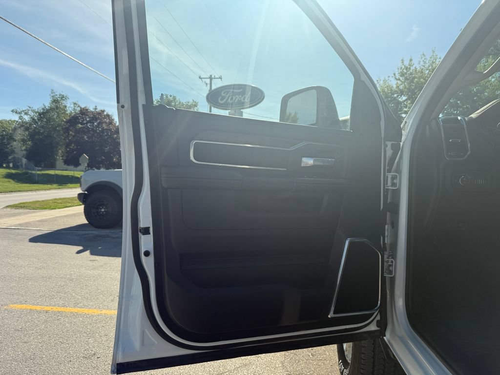 Used 2024 RAM 2500 Laramie w/ Safety Group AWD/4WD image 17