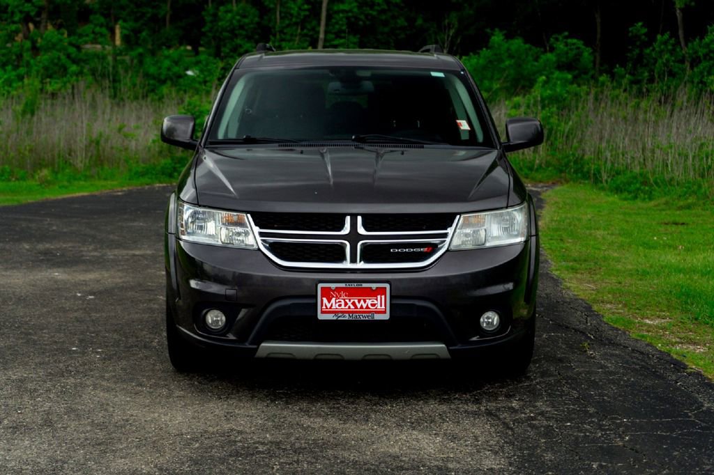 Used 2019 Dodge Journey SE FWD image 3