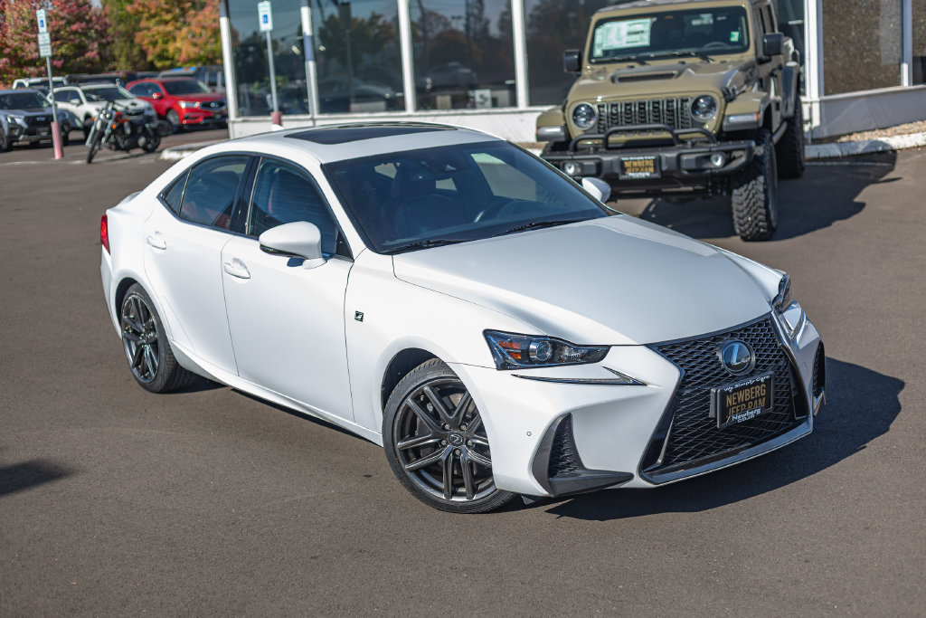 Used 2018 Lexus IS 350 AWD image 2