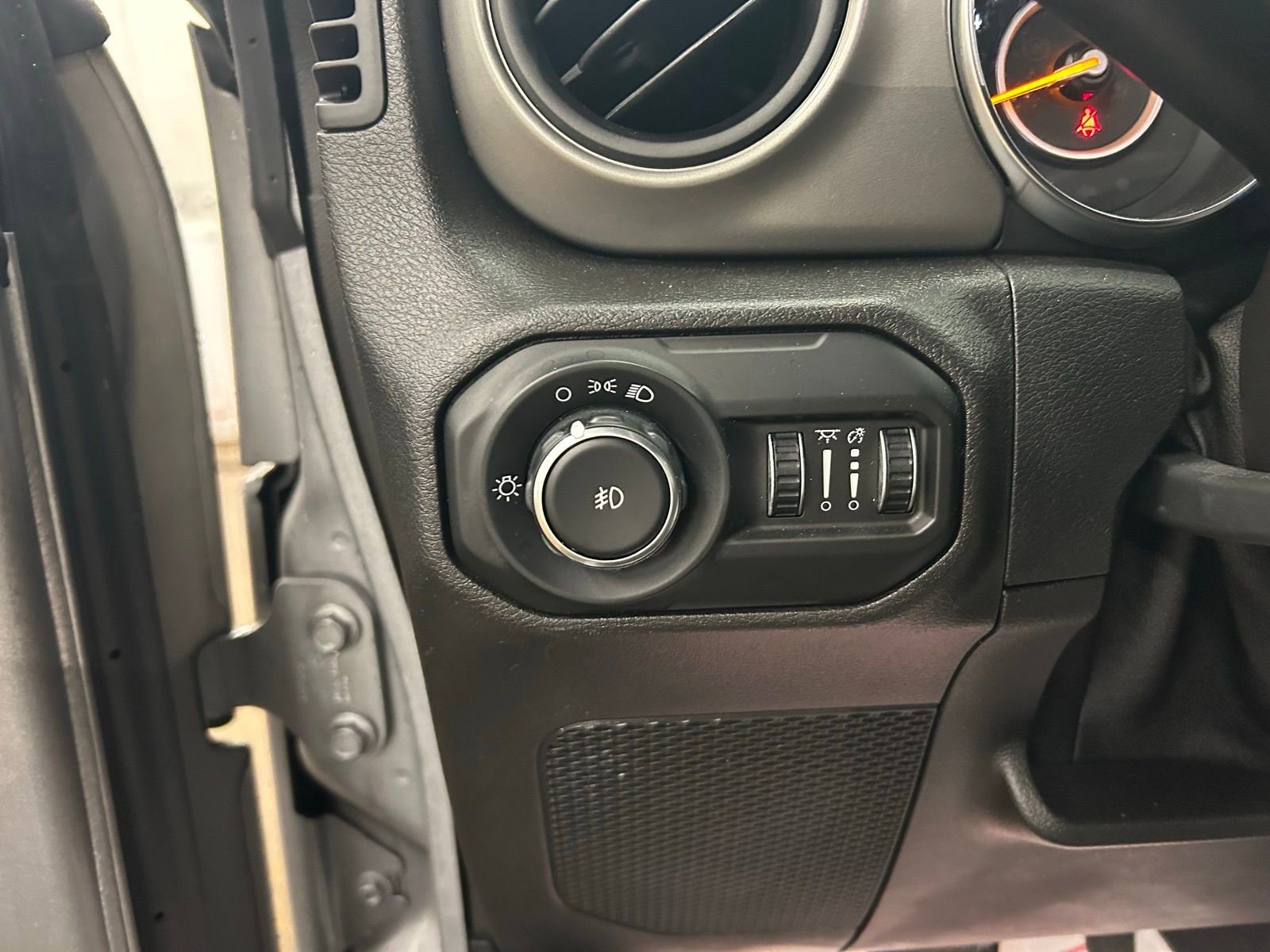 Used 2021 Jeep Wrangler Unlimited Sport image 14