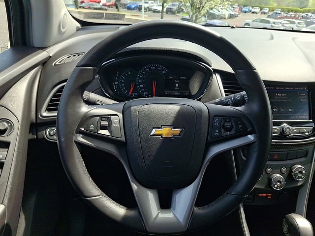 Certified 2022 Chevrolet Trax LT w/ LT Convenience Package AWD/4WD image 18