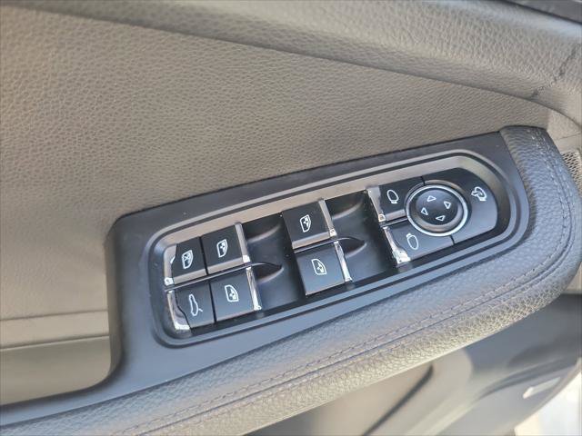 Used 2020 Porsche Macan w/ Premium Package Plus AWD/4WD image 16