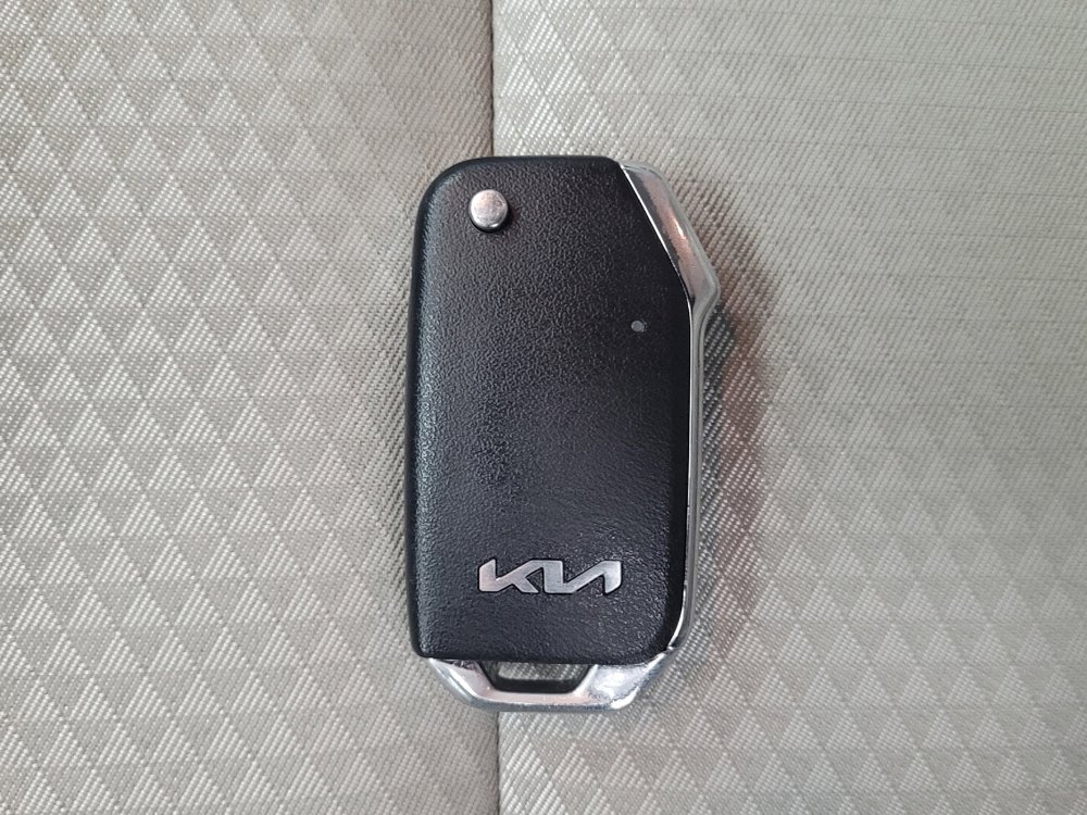 Used 2025 Kia Soul LX w/ LX Technology Package image 32