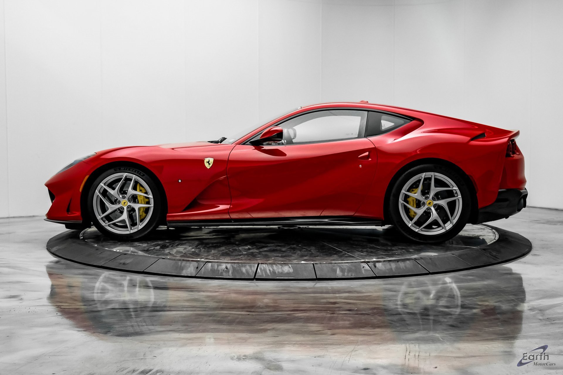 Used 2018 Ferrari 812 Superfast image 6