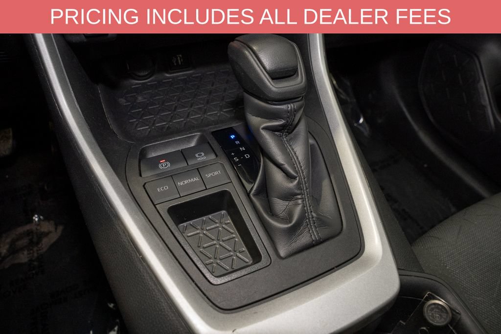 Used 2024 Toyota RAV4 XLE FWD image 15